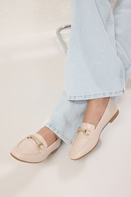 Trendyol Shoes Siyah Metal Aksesuar Detayl? Rugan Ekstra Rahat Kad?n Loafer Ayakkab? TAKSS25LA00015 - Trendyolmilla фото 3