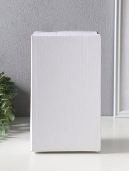 Фигура полистоун «Девушка-йогиня: руки сложенны над головой, с цветами», чёрный, 12.5×10.5×22.5 см