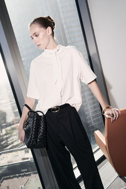 Limited Edition Ekru Oversize Dusuk Kol K?sa Kollu Uzun Tok %100 Pamuk Orme T-Shirt TWOSS26TS00029