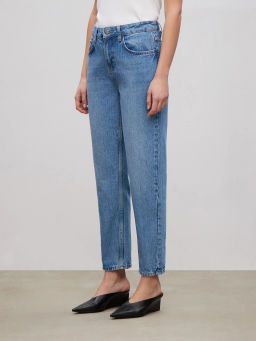 ЕМКА / Зауженные джинсы из плотного натурального хлопка - Emka фото 3