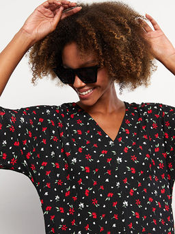 V Yaka ?i?ekli K?sa Kollu Elbise