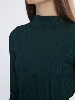 Dik Yaka Dokulu Kad?n Body