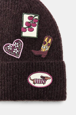 KNIT BEANIE WITH PATCHES