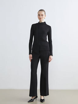 ?al Detayl? Dik Yaka Kad?n Body