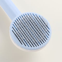 Пуходёрка пластиковая с функцией самоочистки, 7,7 х 19,1 см, голубая - Пижон фото 3