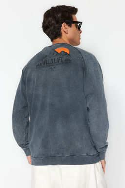 TRENDYOL MAN Antrasit %100 Pamuk Oversize/Genis Kesim Eskitme/Soluk Efektli Sweatshirt TMNAW24SW00060 - Trendyolmilla фото 3