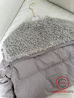 Куртка женская с меховым воротником