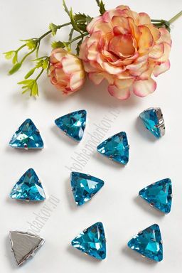 Стразы пришивные 18 мм "Треугольник" (10 шт) SF-3765, голубой №12