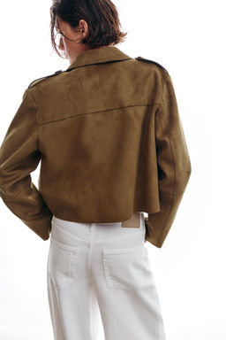 CHAQUETA CORTA EFECTO ANTE / Khaki oscuro - Zara фото 7