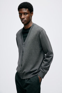 Cardigan de punto fino Regular Fit