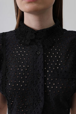 Siyah %100 Pamuk Brode Kolsuz Crop Gomlek TWOSS25GO00175