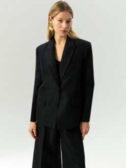 ЕМКА / Однобортный жакет из жатой ткани