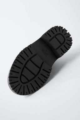 PATENT-FINISH CHELSEA ANKLE BOOTS WITH HEART DETAIL - Zara фото 7