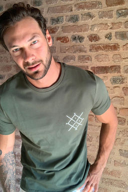 TRENDYOL MAN Lacivert Regular/Normal Kesim Logo Bask?l? %100 Pamuklu K?sa Kol T-Shirt TMNSS20TS0984 - Trendyolmilla фото 5