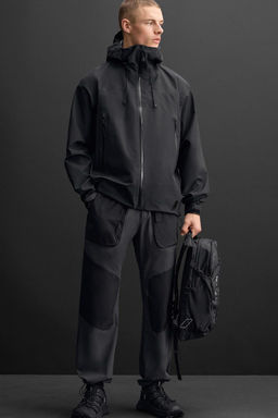 WATERPROOF TECHNICAL JACKET - Zara фото 6