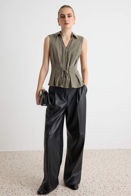 Haki D_z Peplum Polo Yaka Kolsuz Pili Detayl_ Modal Kuma_ _rme Bluz TWOAW27BZ00106