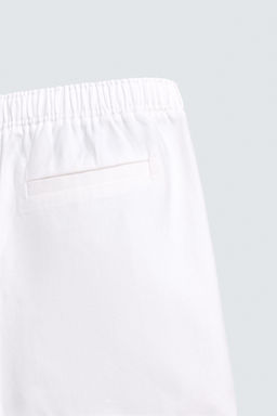 BERMUDA RELAXED FIT ESTRUCTURA / Blanco