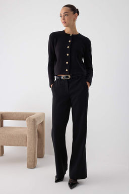 Wardrobe Essentials Siyah Dugme Detayl? Crop Premium/Ozel Iplik Triko H?rka | TWOAW26HI00094