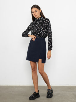 Юбка А-силуэта, на подкладке с кокеткой и обтачным поясом