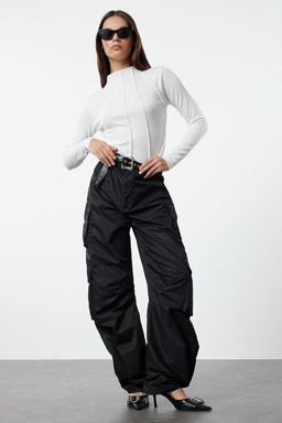 Trendyolmilla Ekru Fitted Fermuarl? Bisiklet Yaka Biye Detayl? Fitilli Esnek Orme Bluz TWOAW25BZ00154  фото 2