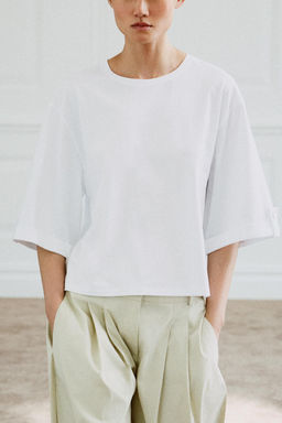 CAMISETA ASIM?TRICA BOT?N / Blanco