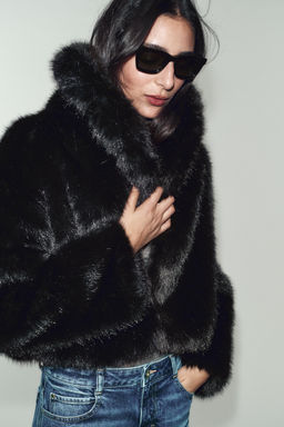 SHORT FAUX FUR COAT WITH LAPEL COLLAR - Zara фото 2