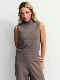 Топ без рукавов с воротником стойкой / Zarina