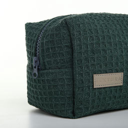 Косметичка женская на молнии TEXTURA, объёмная, средняя, мягкая, вафельная текстура, зелёная  фото 7