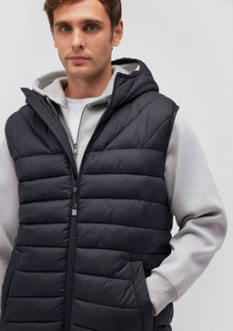 Kapusonlu Siyah Sisme Yelek