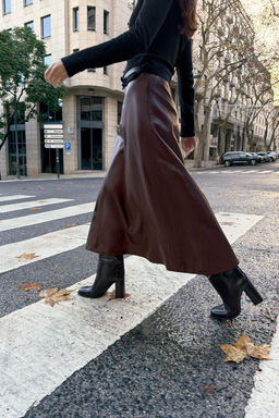 FAUX LEATHER MIDI SKIRT WITH BELT - Zara фото 20