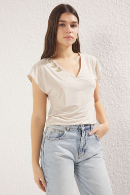 Siyah Dugme Detayl? Regular V Yaka Ay Kol Orme Bluz TWOSS25BZ00035 - Trendyolmilla фото 6