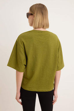 Yesil Oversize V Yaka Dusuk Kol Triko Gorunumlu Orme T-shirt TWOSS26TS00279 - Trendyolmilla фото 4