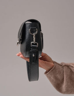 Кожаная сумка кросс-боди Azaro 31049 черный соло