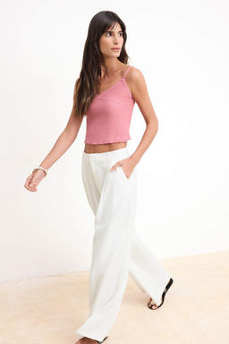 Ac?k Pembe Fitted/Vucuda Oturan Havuz Yaka Dantel Detayl? Crop Dokulu Orme Bluz TWOSS26BZ00160