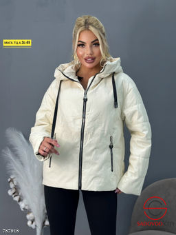 Женская осенняя куртка с капюшоном