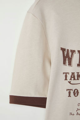 TRENDYOL MAN Tas Modern Herritage Oversize/Genis Kesim %100 Pamuklu Bask?l? T-Shirt TMNSS25TS00126 - Trendyolmilla фото 9