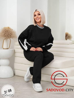 Женский спортивный костюм