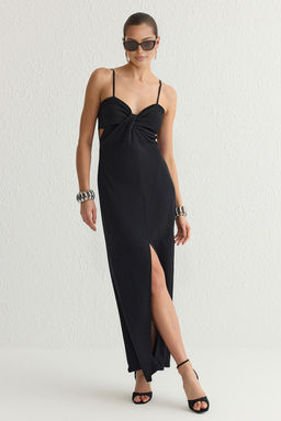 TRENDYOLMILLA Siyah Cut Out/Pencere Detayl? Dokuma Uzun S?k Abiye Elbise TPRSS25AE00023