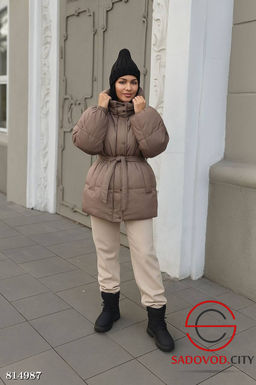 Тёплая зимняя куртка-пуховик с поясом и капюшоном