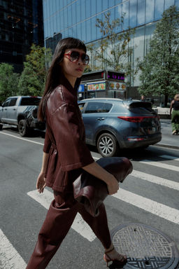 FAUX LEATHER BLAZER - Zara фото 4