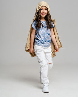 Дизайнерская детская футболка SAHAR art lab