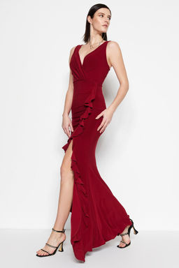 TRENDYOLMILLA Bordo Vucuda Oturan Astarl? Volanl? Orme Uzun S?k Abiye Elbise TPRSS19UT0026  фото 3