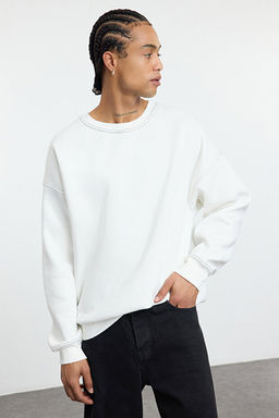 Ekru Bisiklet Yaka Oversize/Geni_ Kesim __i Polarl_ Diki_ Detayl_ Sweatshirt TMNAW24SW00011 - Trendyolmilla фото 2