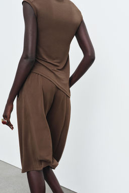 ASYMMETRIC SLEEVELESS T-SHIRT - Zara фото 10