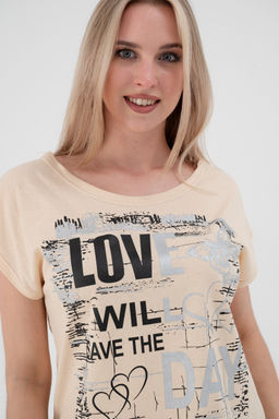 Футболка женская со спущенным плечом из кулирки Лира топленое молоко с принтом Love - Амадэль фото 2