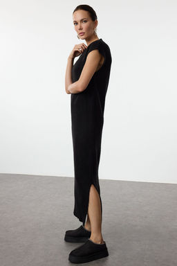 Siyah Maxi Triko Yumusak Dokulu Y?rtmac Detayl? Jile Elbise TWOAW25EL00022