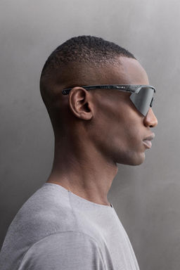 GAFAS DE SOL EASSUN X ATHLETICZ / Gris