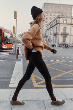 HIGH-WAIST SLIM FIT TROUSERS WITH ZIPPED HEM - Zara фото 9