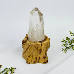 Кристалл из Горного Хрусталя на подставке