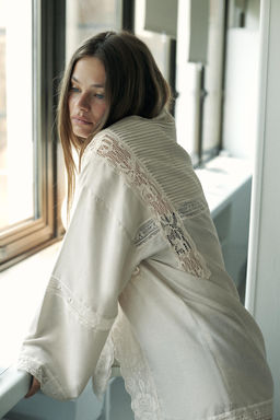 LIMITED EDITION PLEATED LACE ROBE - Zara фото 3